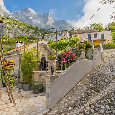 Authentic Adrion Villa Baška Voda